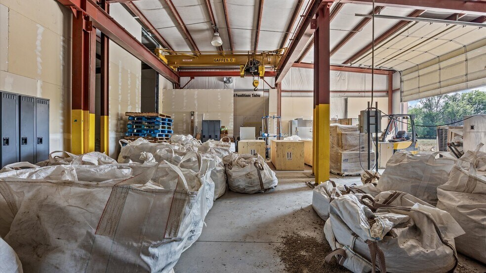 More Photos Of 1760 Gunnison Ave, Delta Warehouse For Sale