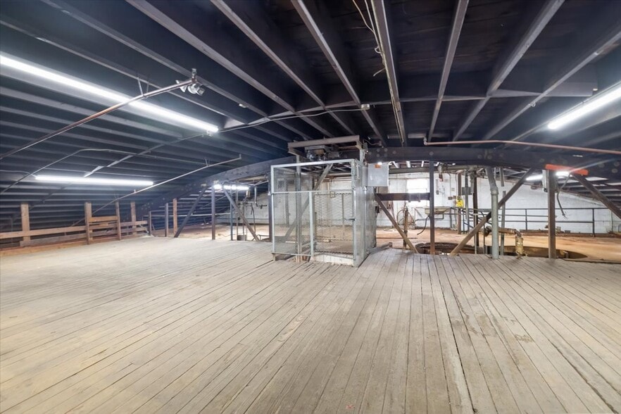 More Photos Of 15 Harold St, Westwood Manufacturing For Sale