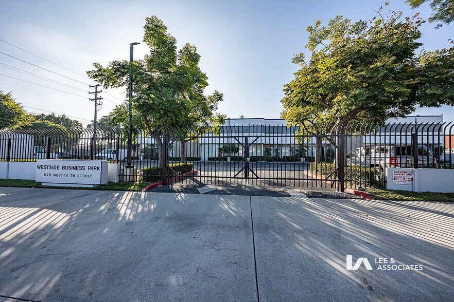 More Photos Of 620 W 16th St, Long Beach Warehouse For Sale