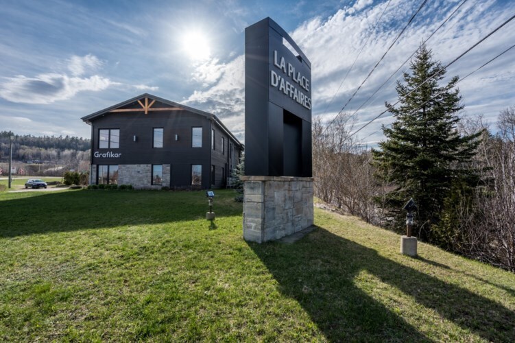 More Photos Of 2 Rue De L'usine, Baie-Saint-Paul General Retail For Sale