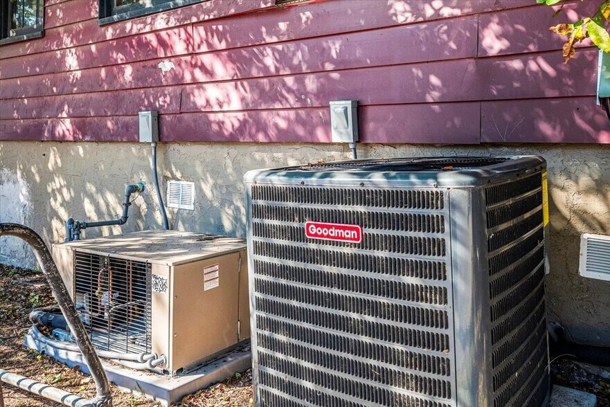 More Photos Of 217 W Hopkins St, San Marcos Restaurant For Sale