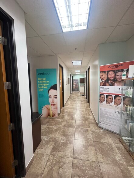 More Photos Of 17218 N 72nd Dr, Glendale Medical For Lease