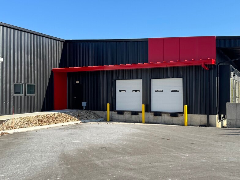 More Photos Of 2919 Packers Ave, Madison Warehouse For Lease