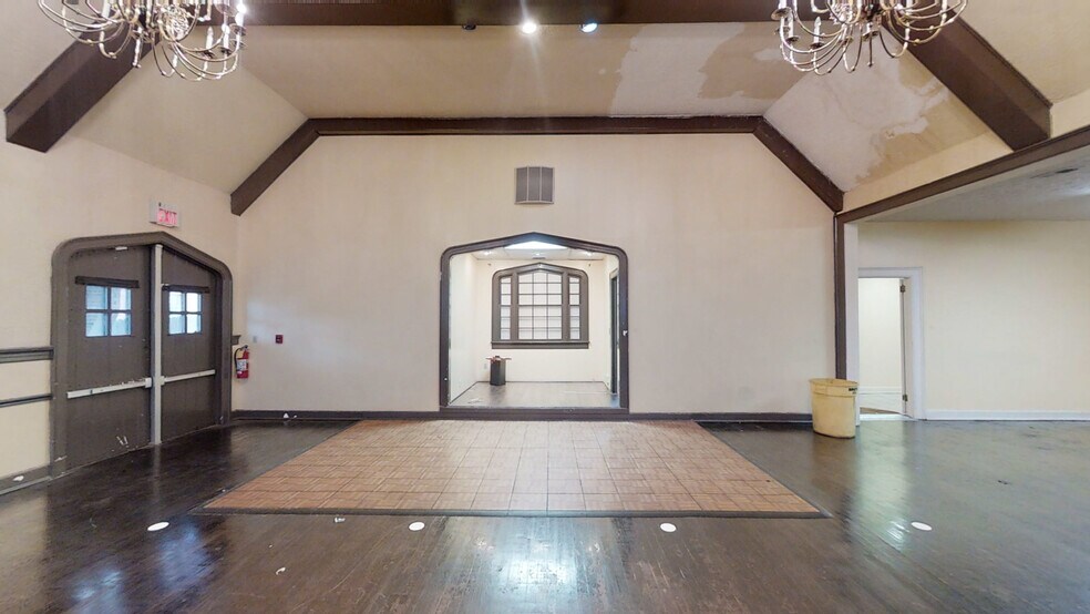 More Photos Of 1015 13th St, Columbus General Retail For Sale