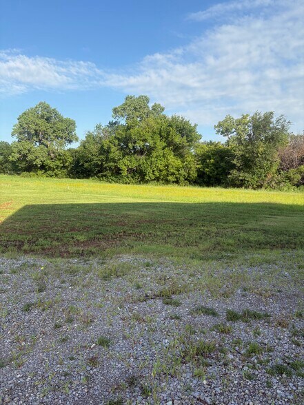 More Photos Of 8409 SW 23rd Pl, Oklahoma City Warehouse For Lease