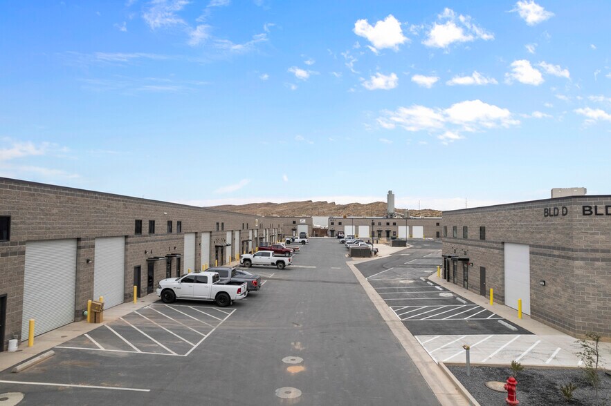 More Photos Of 174 N Old Highway 91, Hurricane Warehouse For Lease