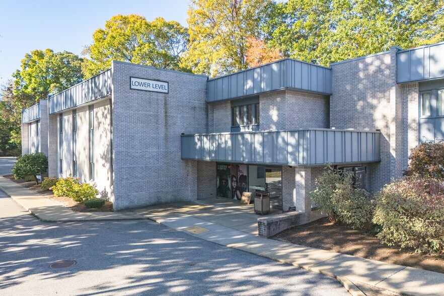 Primary Photo Of 390 Toll Gate Rd, Warwick Medical For Sale