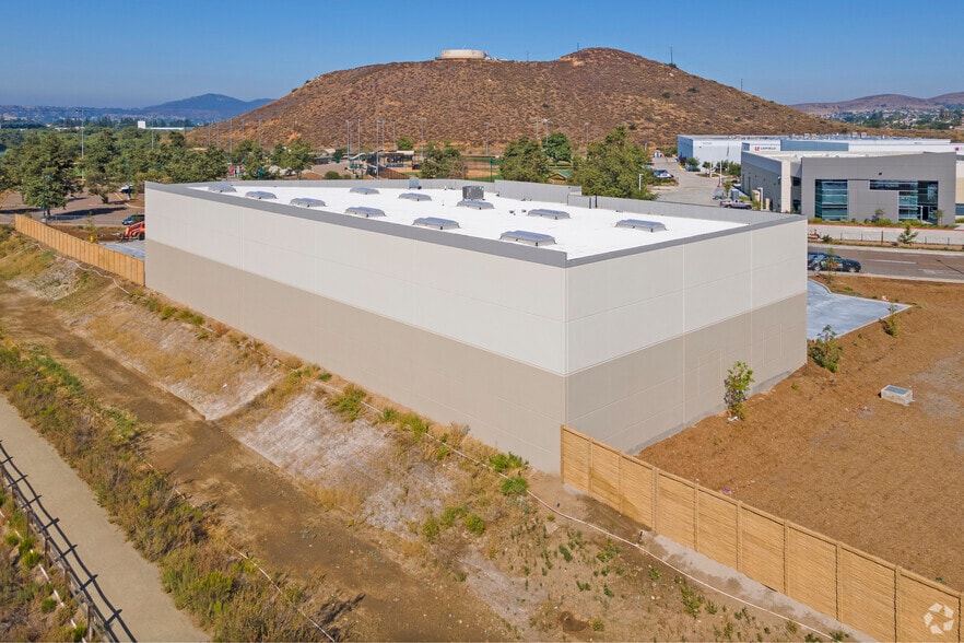 More Photos Of 10035 Marathon Pky, Lakeside Warehouse For Lease