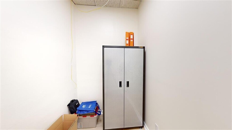 More Photos Of 218 W Main St, Auburn Office For Sale