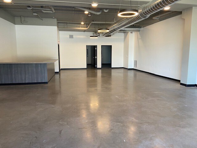 More Photos Of 823-825 W College Ave, Appleton Storefront Retail Residential For Lease