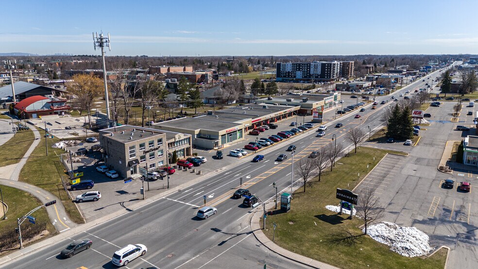 More Photos Of 75A-97 Boul D'anjou, Châteauguay Storefront For Lease
