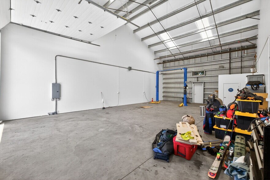 More Photos Of 1229 Grove St, Healdsburg Warehouse For Sale