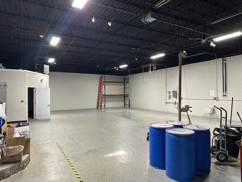 More Photos Of 3300 3 Oaks Rd, Cary Storefront For Lease