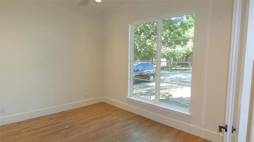 More Photos Of 5614 Anita St, Dallas Dormitory For Sale