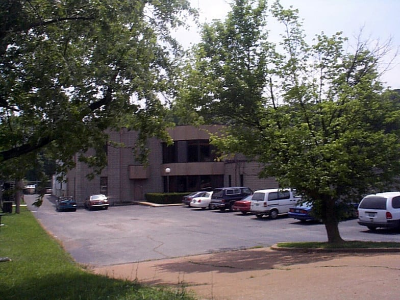 More Photos Of 9530 Watson Industrial Park, Crestwood Office For Lease
