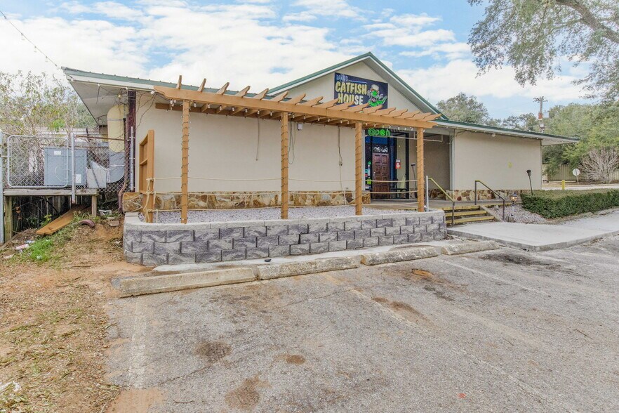 More Photos Of 131 New Warrington Rd, Pensacola Restaurant For Sale