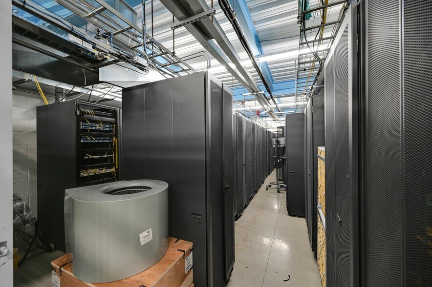 More Photos Of 170-172 Spring St, Newton Office For Sale