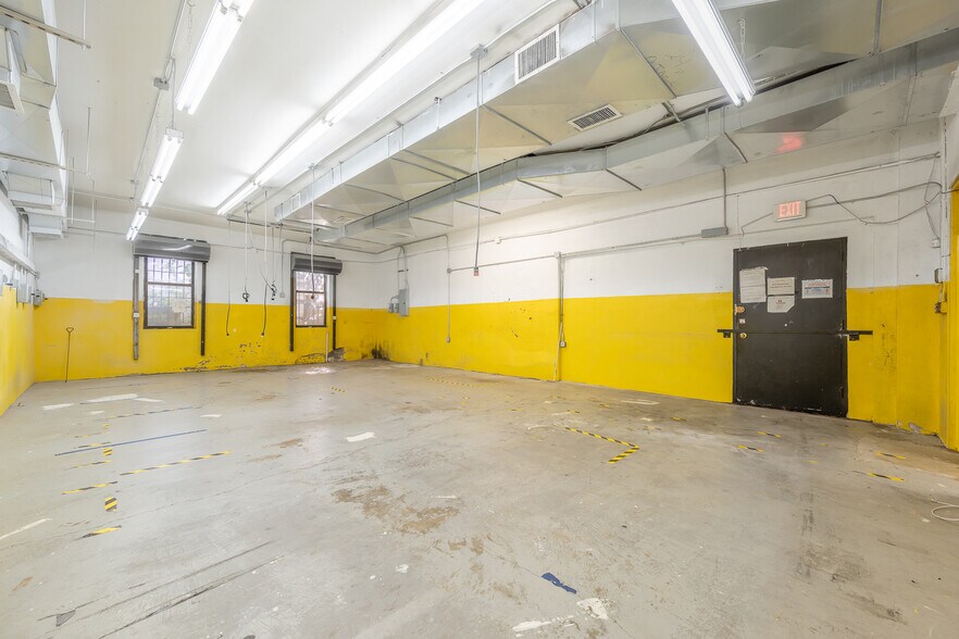 More Photos Of 38-31 Crescent St, Long Island City Warehouse For Lease