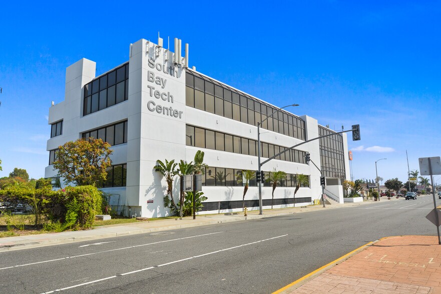 More Photos Of 5155 W Rosecrans Ave, Hawthorne Loft Creative Space For Sale