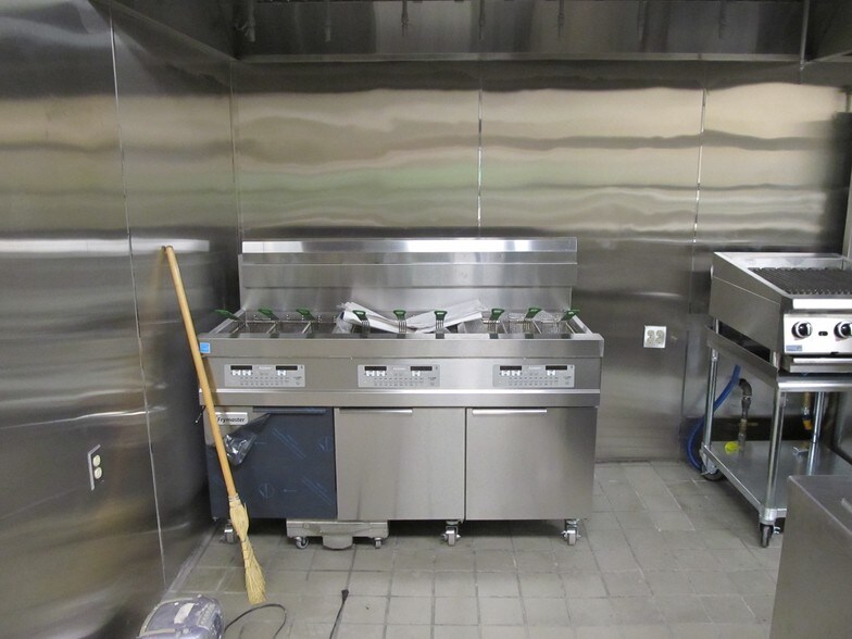More Photos Of 1101 Sophia St, Fredericksburg Restaurant For Lease