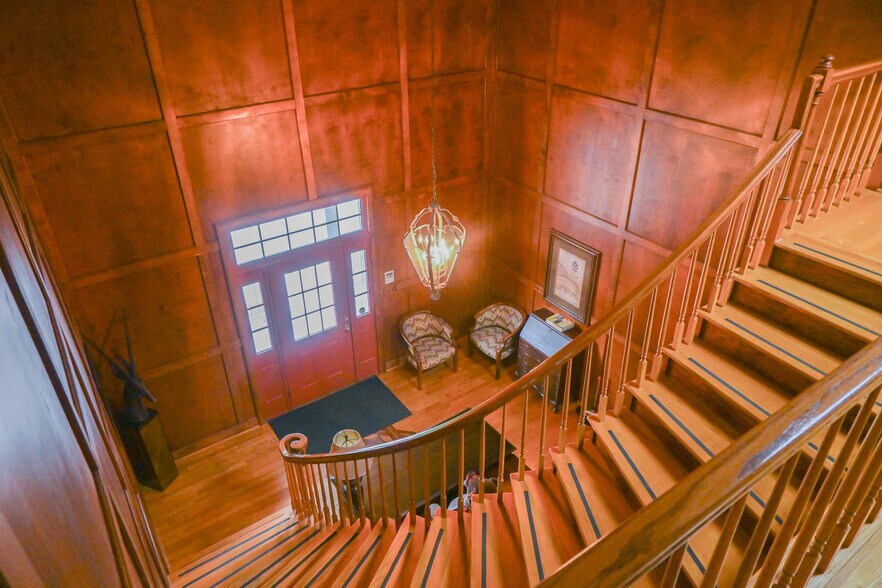 More Photos Of 109A Wholesale Ave NE, Huntsville Office For Sale