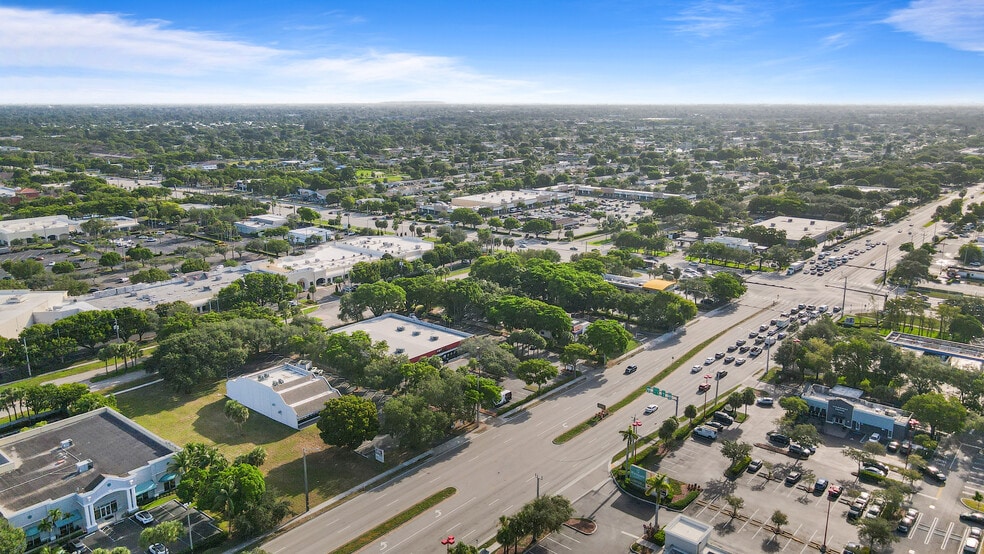 More Photos Of 7707 W Commercial Blvd, Tamarac Freestanding For Lease