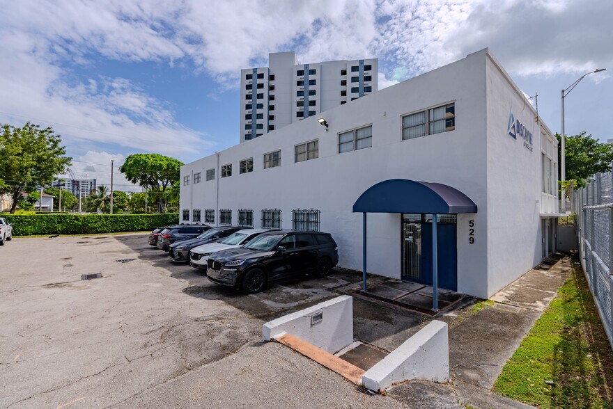 More Photos Of 529 W Flagler St, Miami Office For Lease