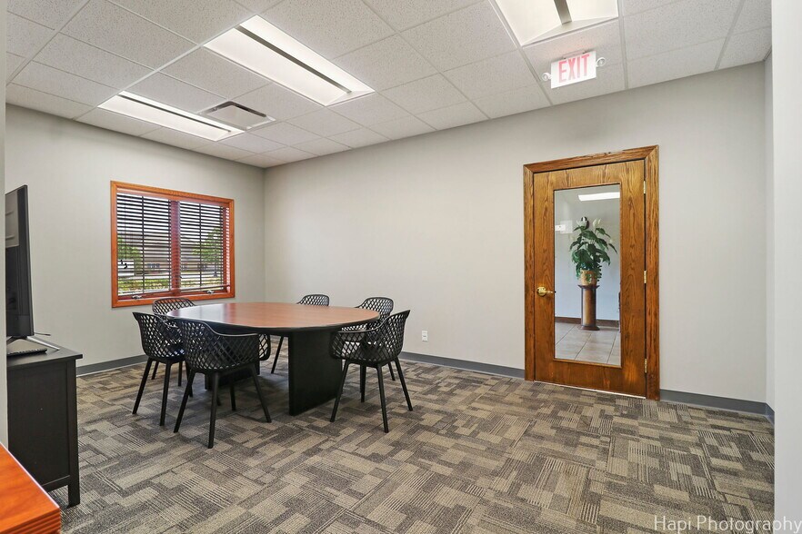 More Photos Of 3 Executive Ct, South Barrington Medical For Lease