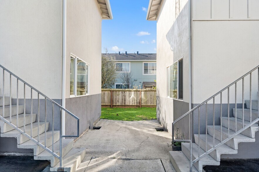 More Photos Of 466 Willow Ave, Half Moon Bay Apartments For Sale