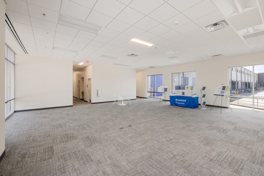 More Photos Of Mustang Court at DFW International Airport, Bldg 1, Grapevine Unknown For Lease