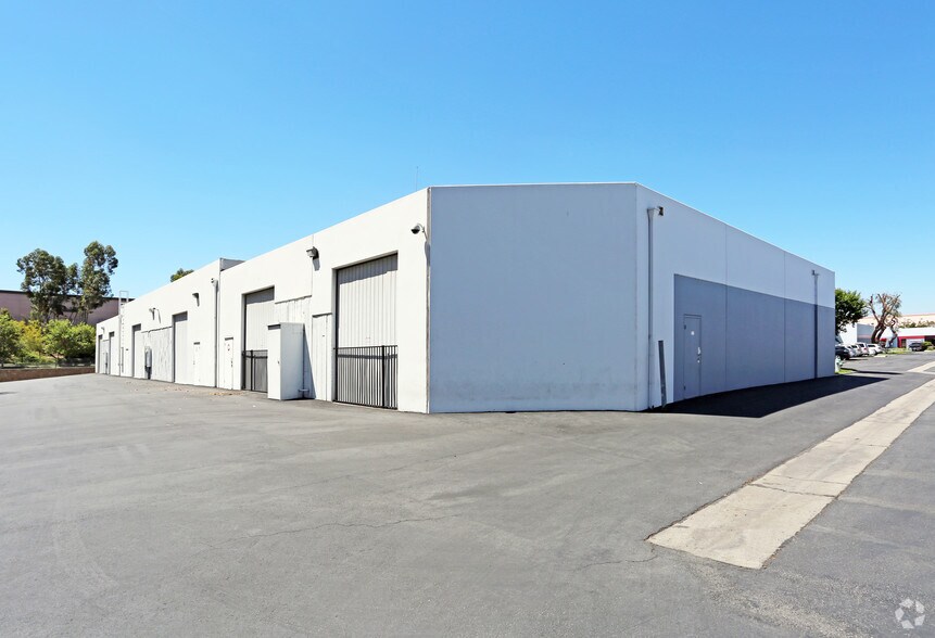 More Photos Of 501-509 Mercury Ln, Brea Warehouse For Sale