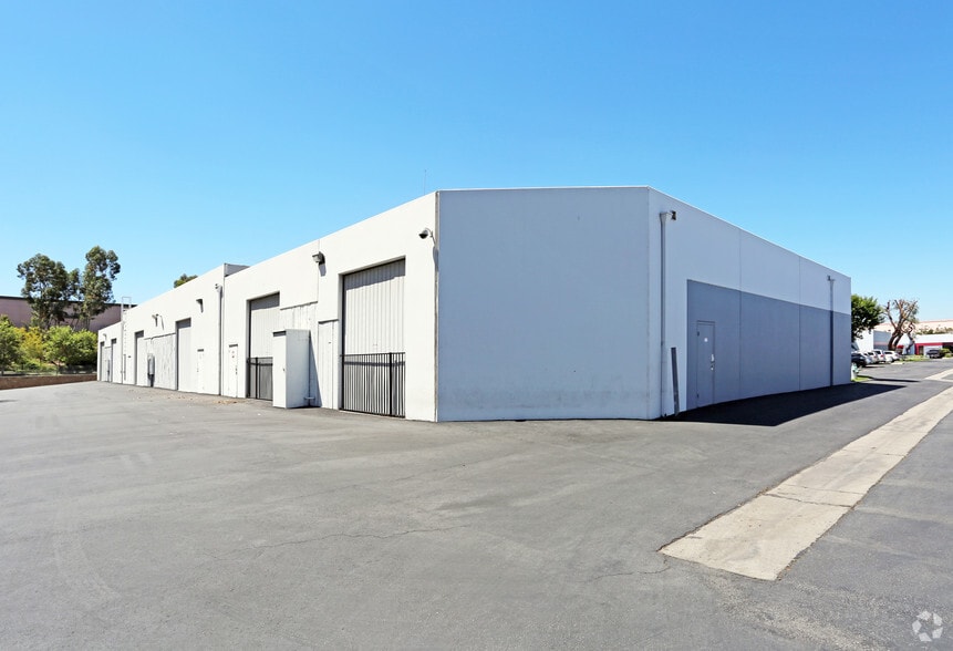 More Photos Of 505 Mercury Ln, Brea Warehouse For Lease