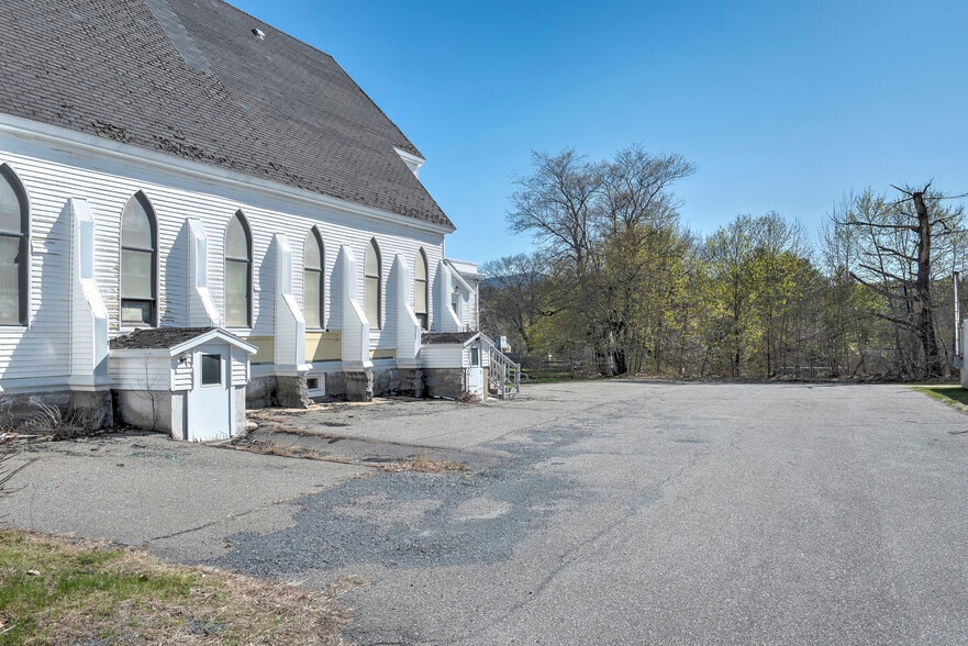 More Photos Of 33 School St, Troy Religious Facility For Sale