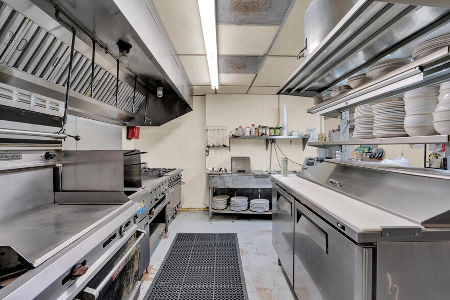 More Photos Of 4525 S Park Ave, Tucson Restaurant For Sale