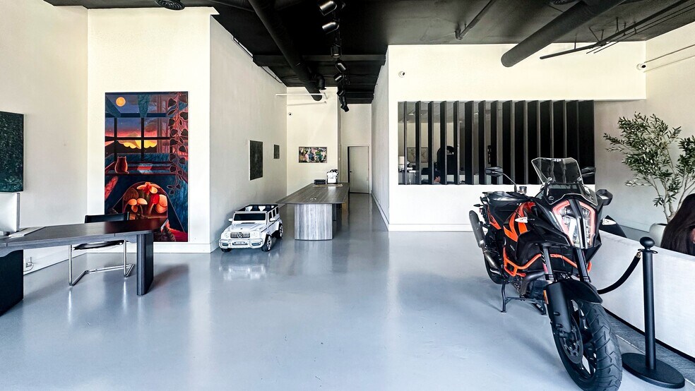 More Photos Of 8228-8232 W 3rd St, Los Angeles Office For Lease