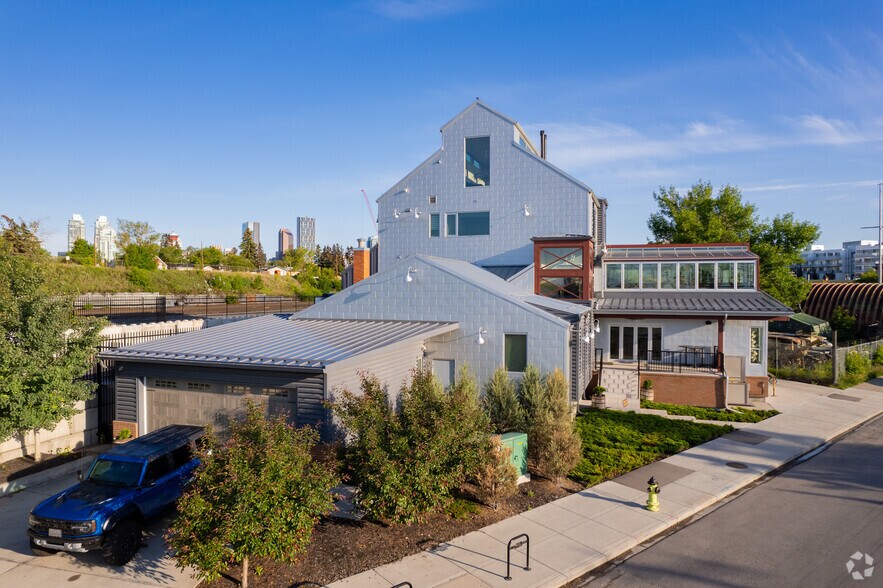 More Photos Of 1015 11 St SE, Calgary Storefront Retail Office For Sale