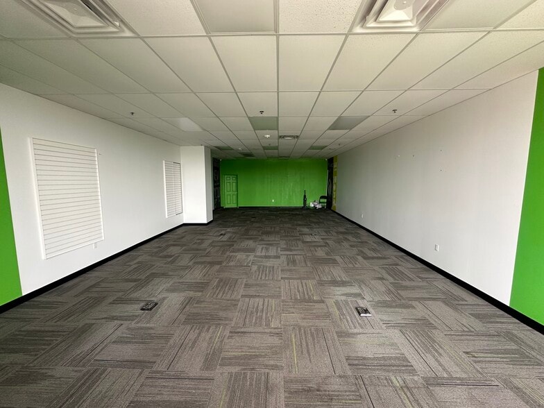 More Photos Of 1627-1629 E US Highway 66, El Reno Unknown For Lease