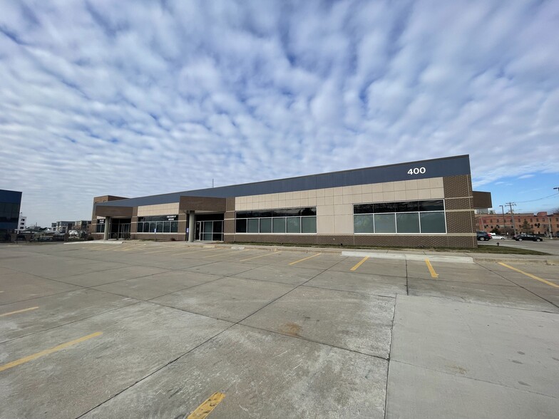 Primary Photo Of 400 SW 8th St, Des Moines Medical For Lease