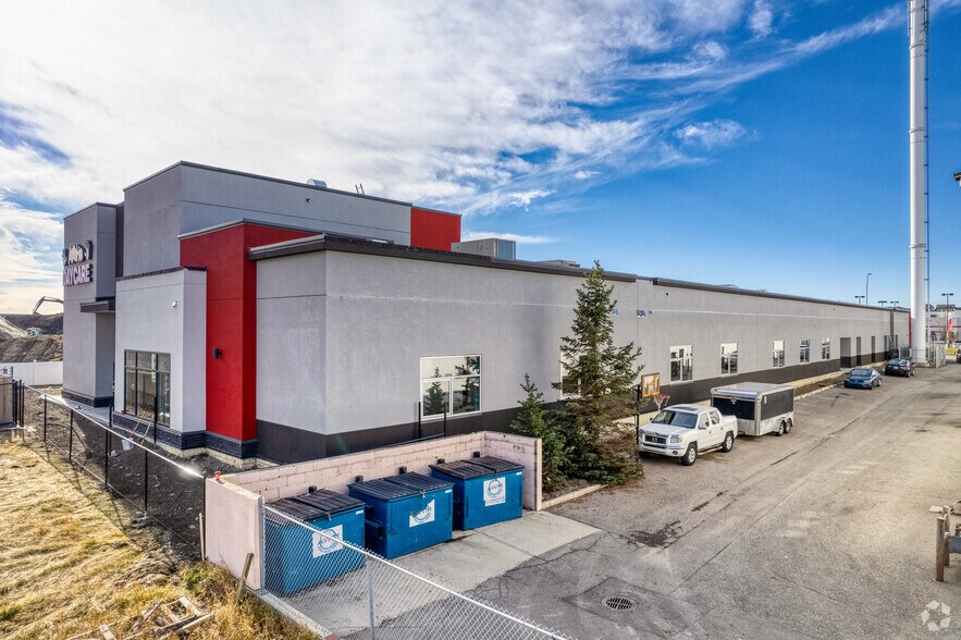 More Photos Of 2974 Main St SE, Airdrie General Retail For Lease
