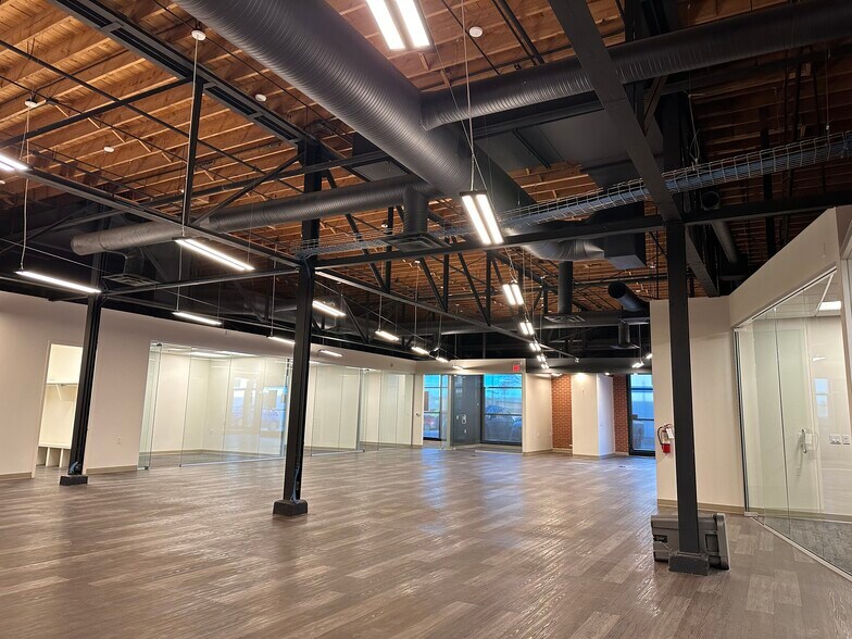 More Photos Of 10939 120th St NW, Edmonton General Retail For Lease