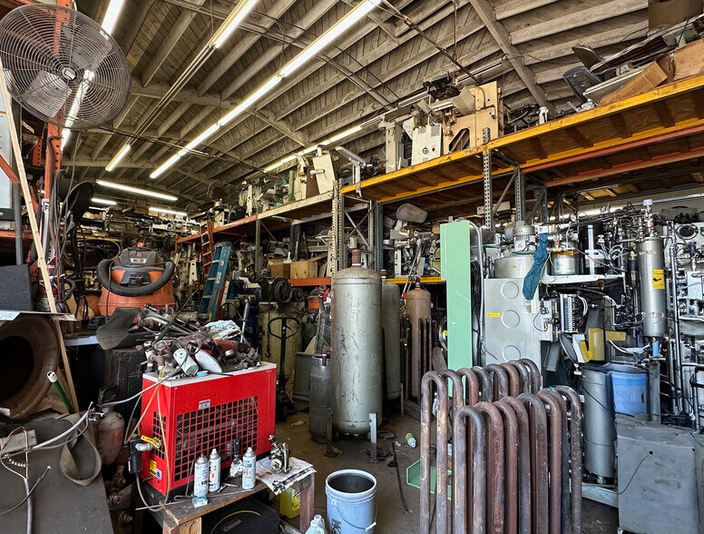 More Photos Of 3301 S Main St, Los Angeles Warehouse For Sale