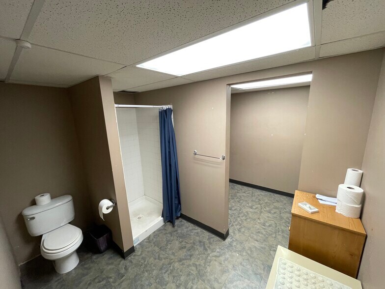 More Photos Of 4475 W 58th Ave, Arvada Light Distribution For Sale