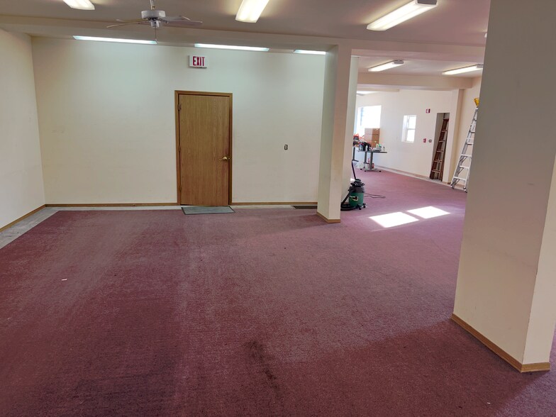 More Photos Of 1825 N Richmond St, Appleton Storefront Retail Office For Lease