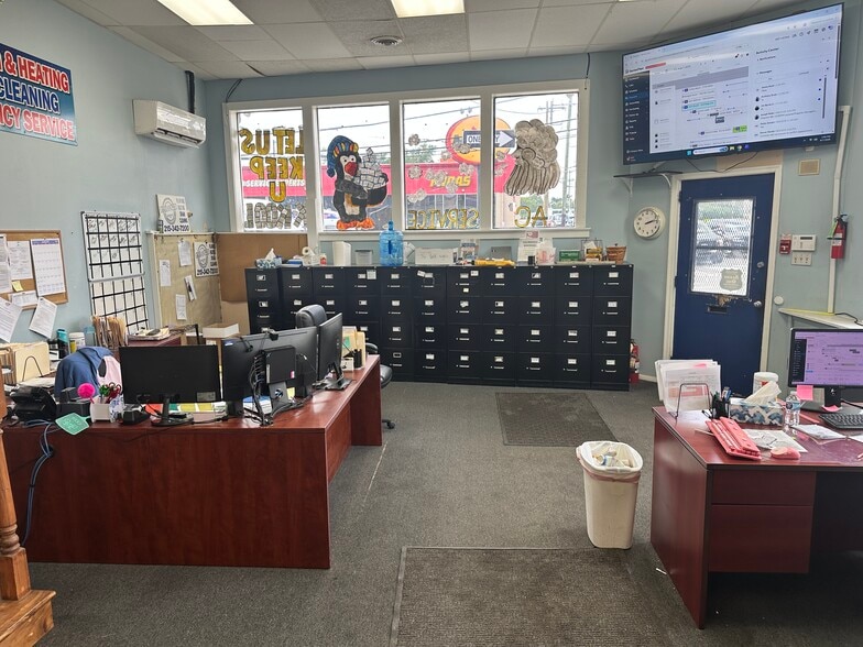 More Photos Of 900-902 Cottman Ave, Philadelphia Storefront Retail Residential For Sale