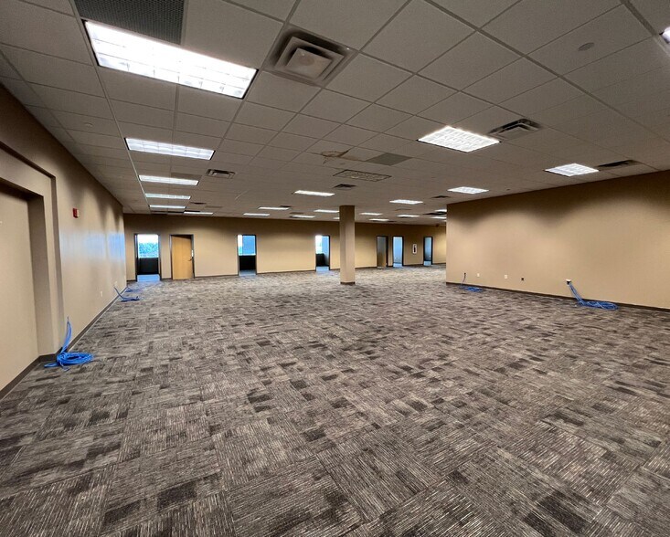 More Photos Of 10330 N Meridian St, Indianapolis Medical For Lease