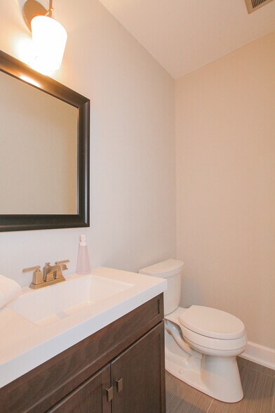 More Photos Of 305 14th Ave, Nashville Office Residential For Lease