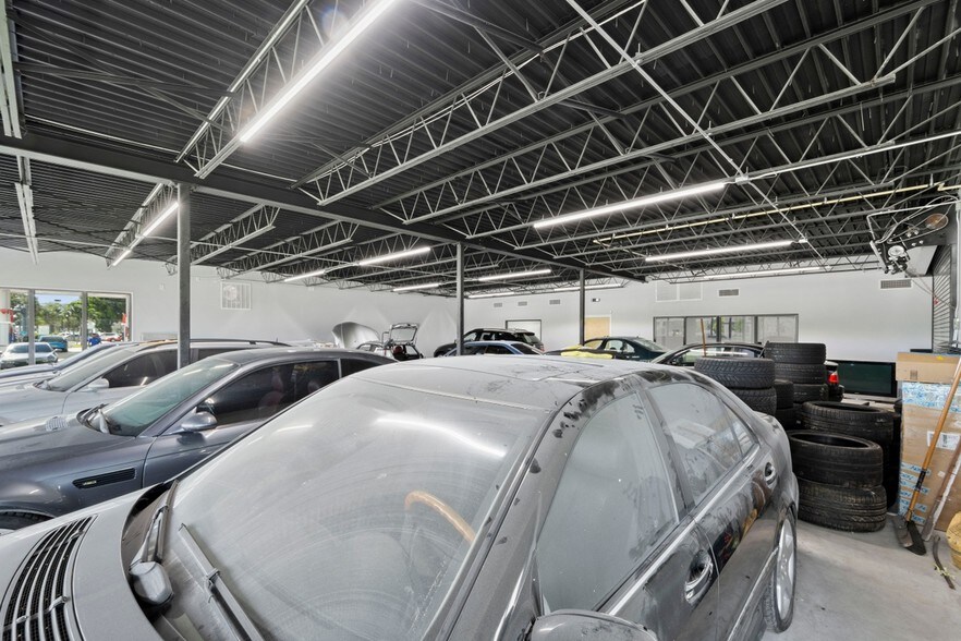 More Photos Of 1441 S Powerline Rd, Pompano Beach Auto Dealership For Lease