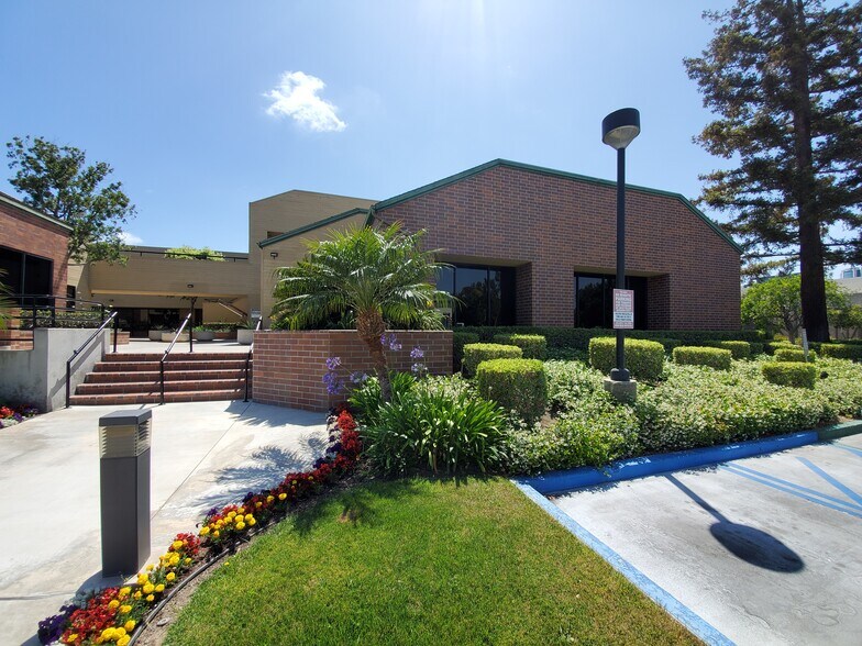 More Photos Of 18818 Teller Ave, Irvine Office For Lease