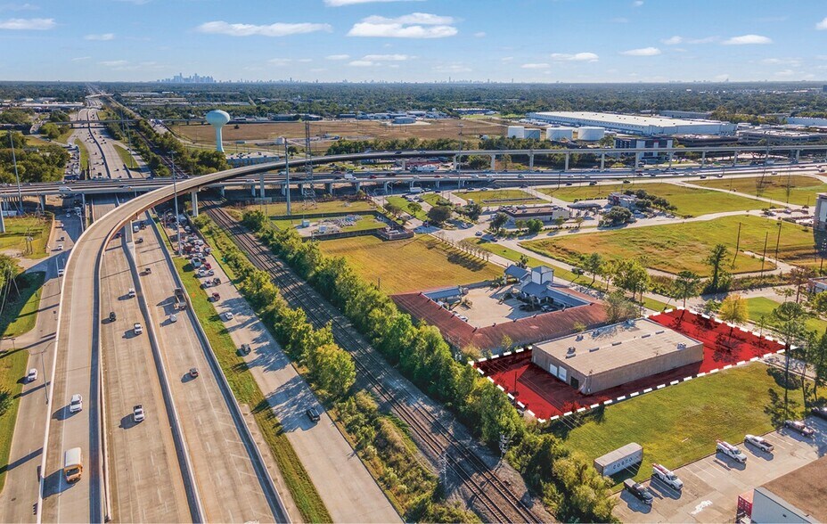 More Photos Of 15458 W Hardy Rd, Houston Warehouse For Lease