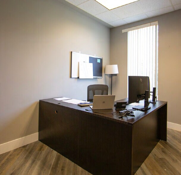 More Photos Of 570 Chris Dr, West Columbia Office For Sale